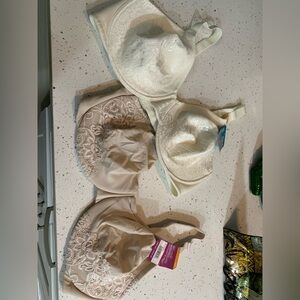 Lot of 2 Bras Olga & Vanity Fair Sz. 40DD